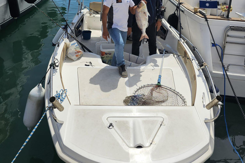 Fuengirola: Salida de Pesca con Bebidas y Material