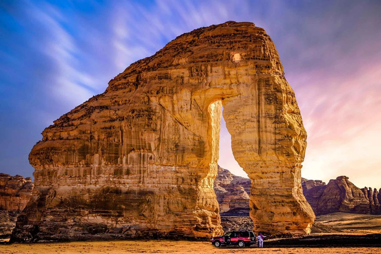 Ausgefallene Tour durch Hegra in einem alten Landrover