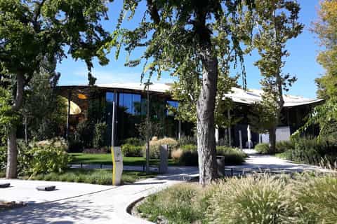 Budapest guided musical tour and folk music performance near the Opera House