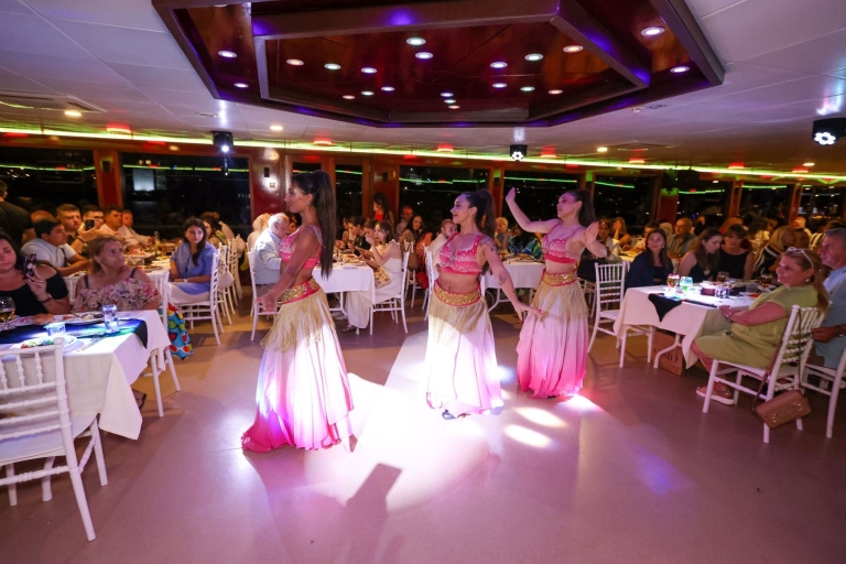Istanbul: All-Inclusive Bosporus Dinner Cruise & NachtshowTreffen am Hafen: Abendessen und unbegrenzte Softdrinks