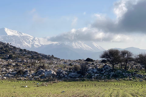 Creta: Excursión Guiada de Senderismo por la Meseta de Lassithi