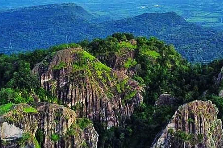 YOGYAKARTA ;: Mount Nglanggeran Day och floden PIndul Oyo