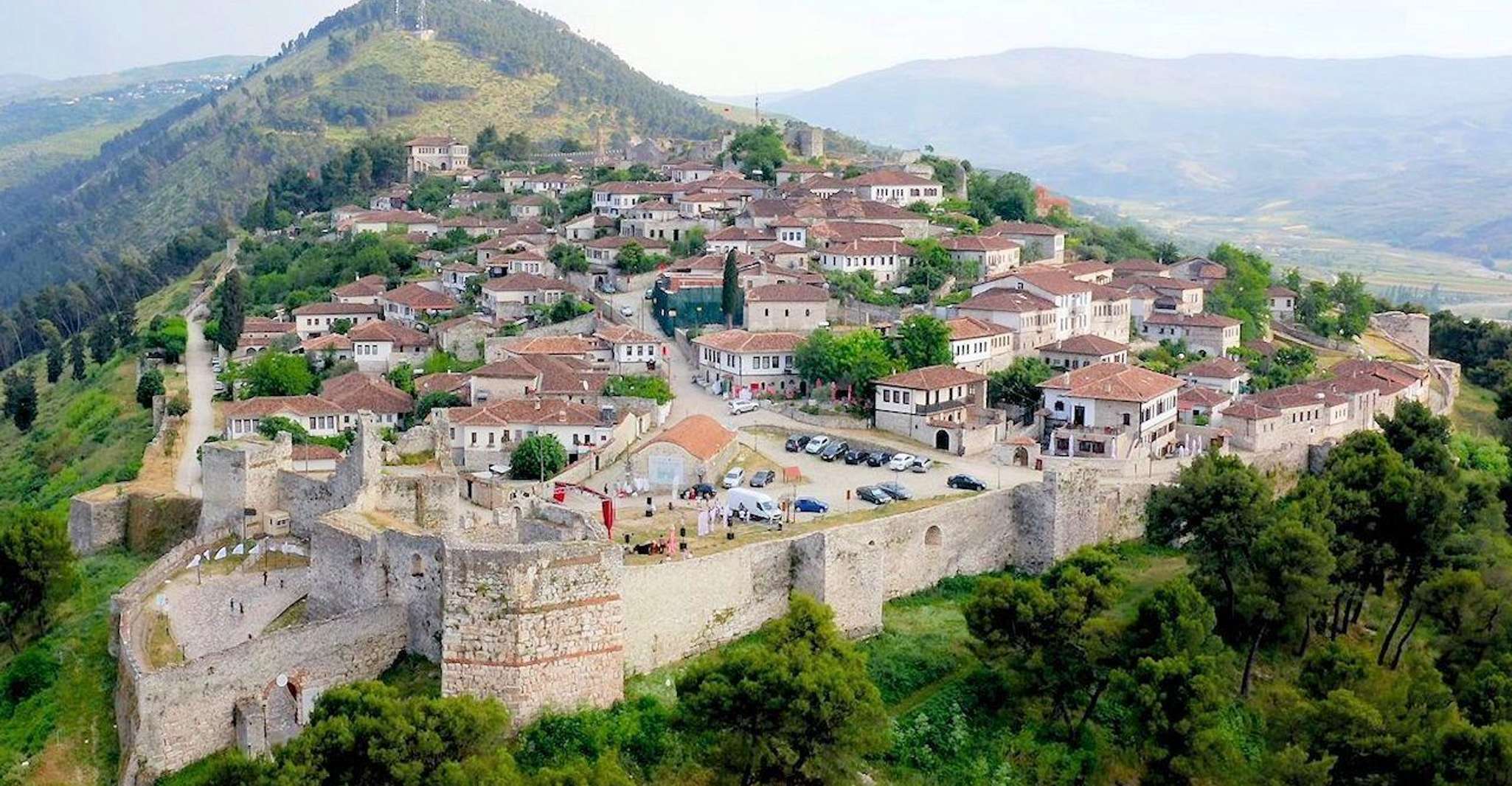 Bezoek Berat op een dagtocht vanuit Saranda - Hizvo