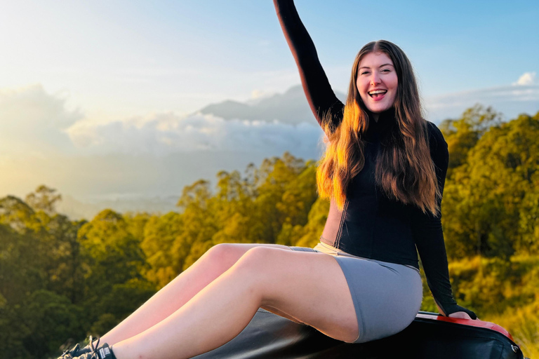 Esperienza in jeep o trekking all'alba sul Monte Batur + colazioneMonte Batur: escursione all'alba con colazione (punto d'incontro)