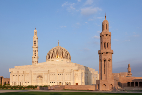 Muscat: Half-Day Guided Tour with Hotel Pickup and Drop-Off Standard option