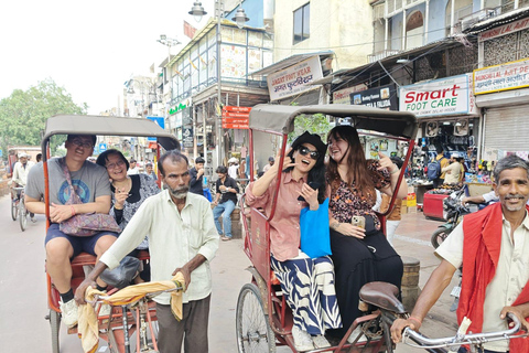 德里：女性导游陪同的旧德里豪华之旅与嘟嘟车体验德里：老德里奢华之旅（女导游陪同，嘟嘟车接送）