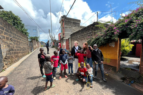 Zostań wolontariuszem w domu dziecka w Kiberze, największym slumsie.