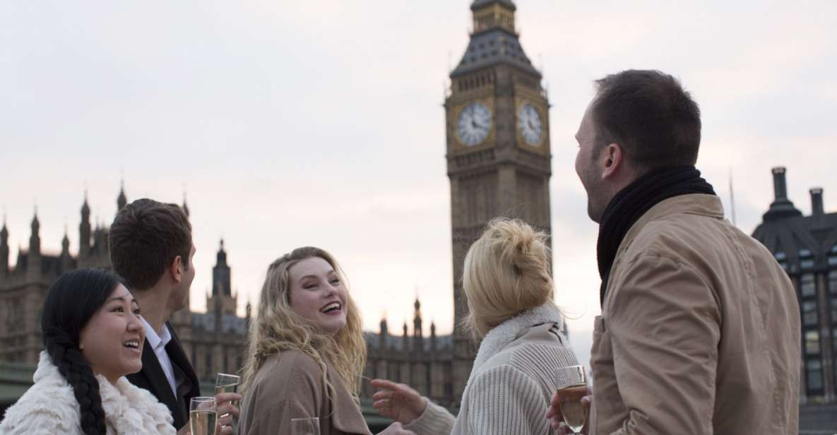 London: Kveldscruise på Themsen med musserende og kanapéer