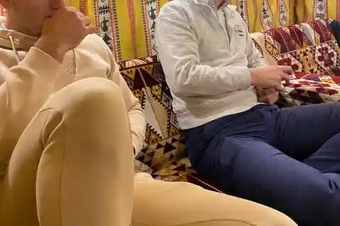 Riyadh: Wüsten-Sonnenuntergang mit Kamelritt, Tee und Kabsa-Dinner