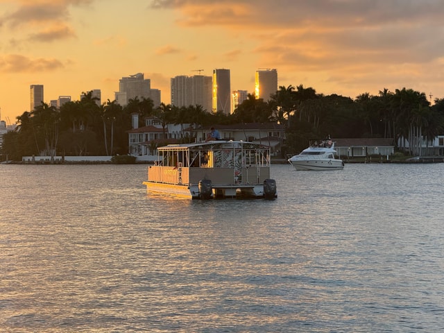 Miami Sunset Boat Tour: Celebrity Mansions & Skyline