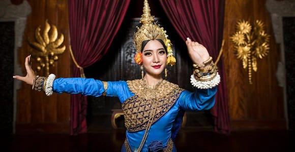 Siem Reap: Apsara Theatre Show Private Round-trip Transfers