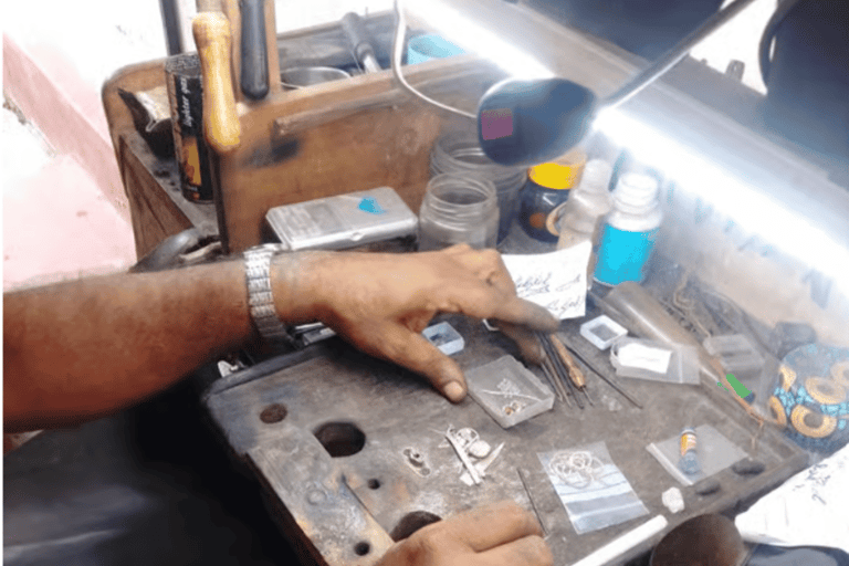 Mirissa: Craft Your Own, Traditional Jewellery Make Workshop