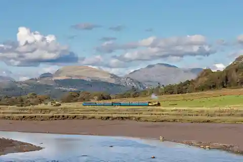 Lake District: First Class Steam Railway Trip and Breakfast