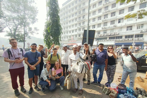 Ontmoet Dabbawala&#039;s Bezoek Dhobi Ghat en de sloppenwijk met een treinreis