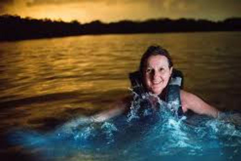 Cartagena: Sunset + Luminous Plankton with dinner on Playa Blanca