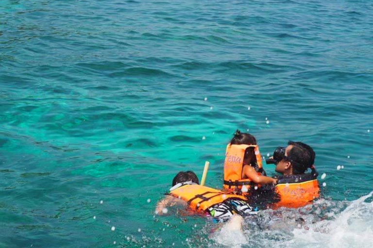 Ko Lanta: Viagem de 1 dia com snorkel para Phi Phi e Ilhas de Bambu