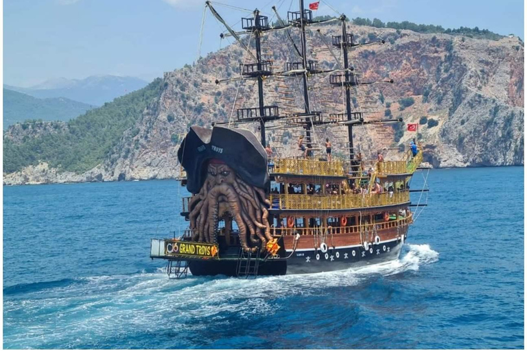 From Alanya: Pirate Boat Trip w/Unlimited Soft Drinks Pirate Boat Without Transfer