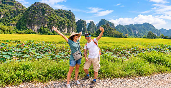 Hanoi: Ninh Binh Hoa Lu, Trang An, and Mua Cave Day Trip