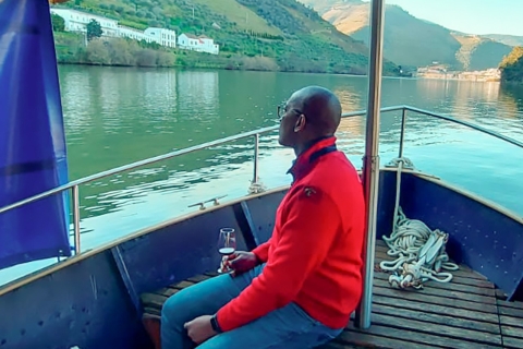 Porto: Private Tour durch das Douro-Tal mit Portweinverkostung und Mittagessen