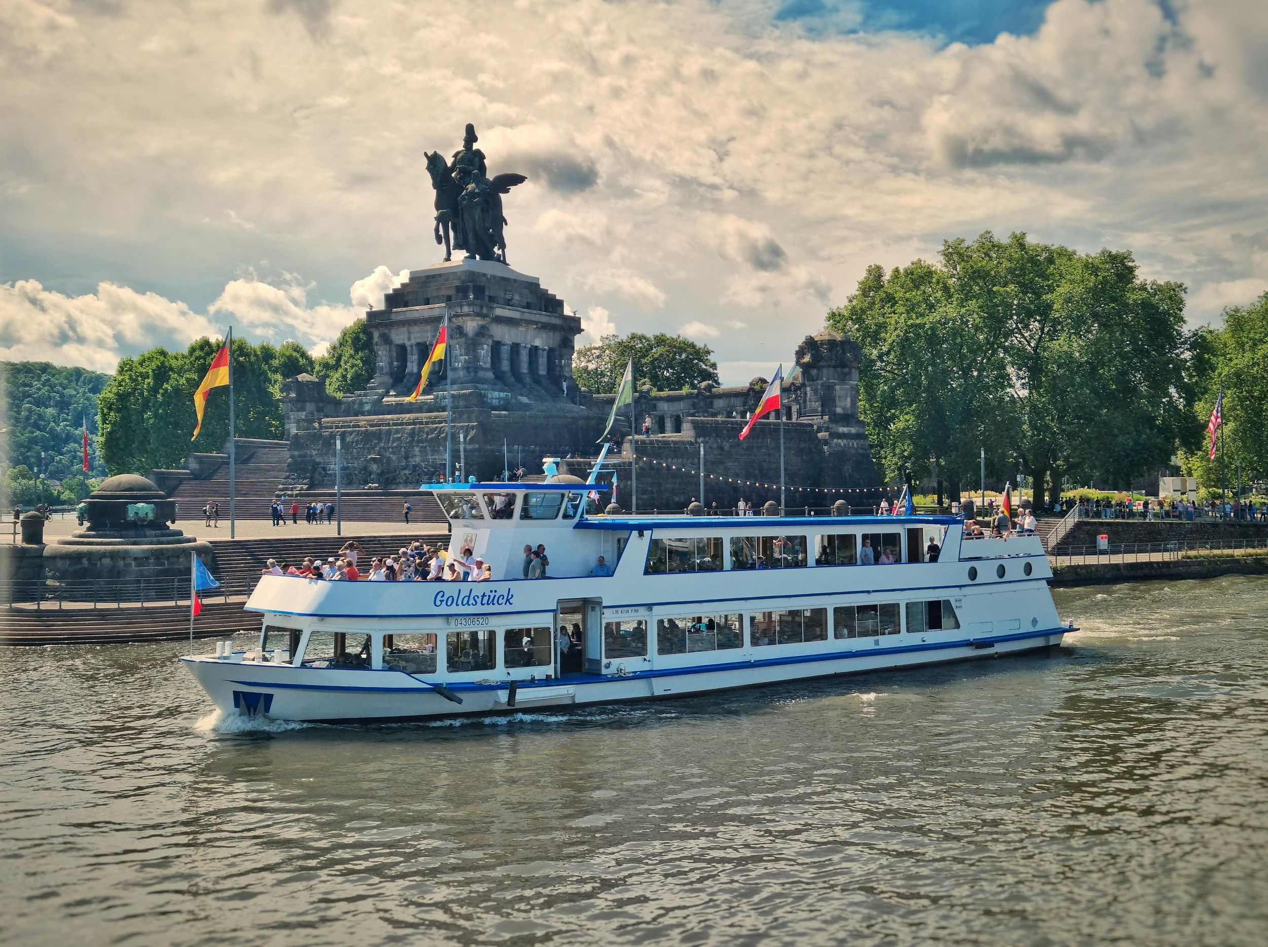 2-Fluss-Tagesausflug mit dem Boot nach Koblenz und Rückfahrt ab Alken