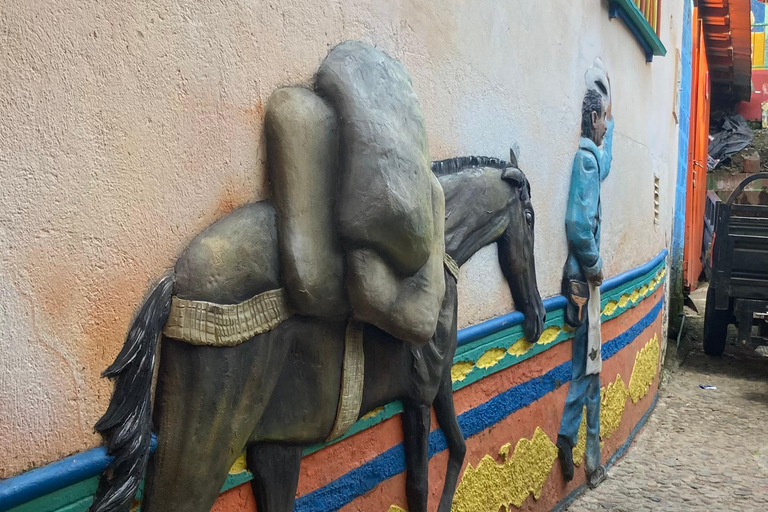 From Medellín: Guatapé and San Rafael 2-Day Adventure