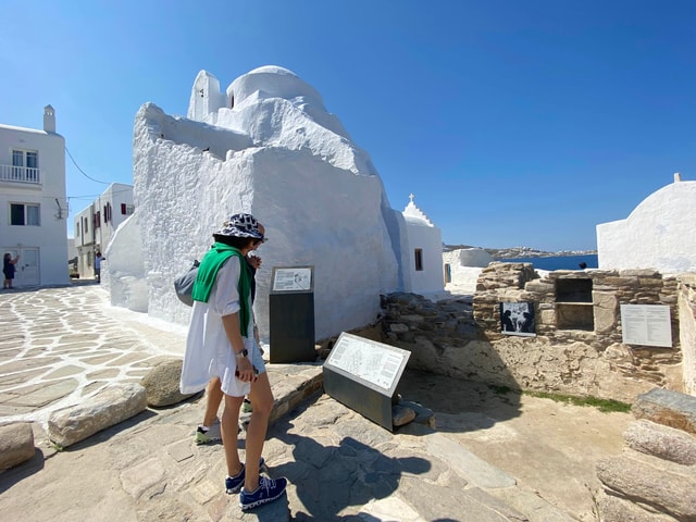 Mykonos: Old Town Private Treasure Hunt & Tour w/ Food Stops