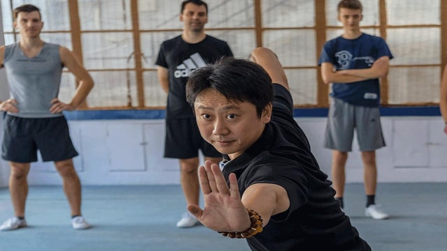 Shanghai: Chinese Kung Fu Class with English-Speaking Master