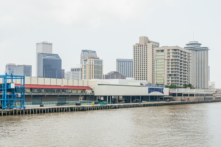 New Orleans: Tages-Jazz-Kreuzfahrt auf dem Dampfschiff NatchezKreuzfahrt am Morgen mit Sitzplatz für das erste Mittagessen