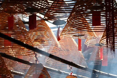 From Shenzhen: Hong Kong Heritage, Skyline & Harbour View Guide for other languages