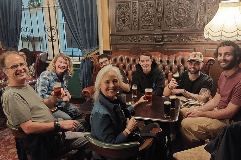 Liverpool: Guided Pub Crawl Tour with 3 Drinks