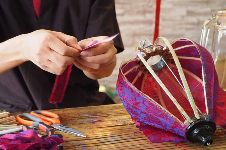 Hoi An: Aula de fabrico de lanternas dobráveis com uma família local