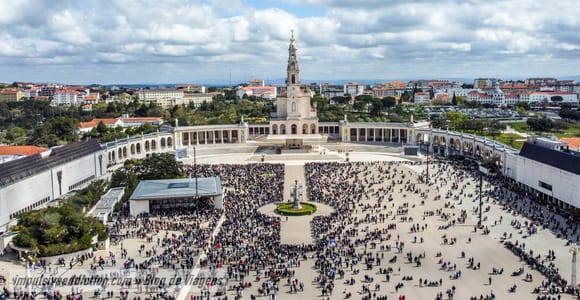 Private Tour ab Lissabon: Fátima, Batalha, Óbidos & Nazare.