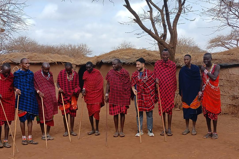 Nairobi: Jednodniowa wycieczka do wioski masajskiej z lokalnym przewodnikiem
