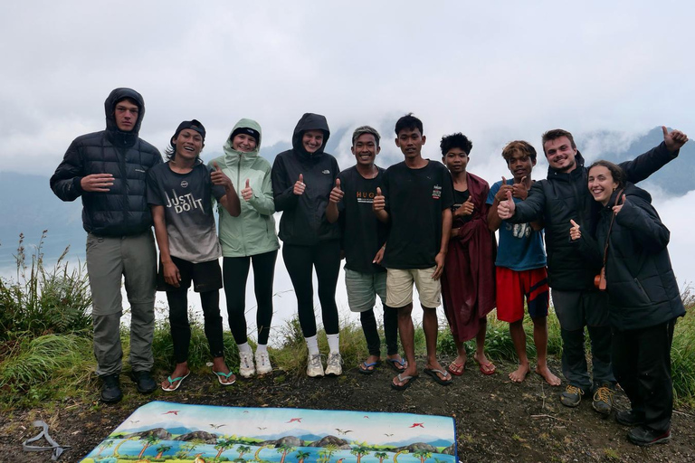 Mount Rinjani Trekking 3D/2N To Summit,Lake & Hot Spring Mount Rinjani Hike 3 Days 2 Night Summit,Lake & Hot Spring