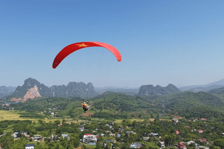 Fly Hanoi: Paragliding with Top Pilots & Roundtrip Transfer Standard Package: Flight with self-transportation