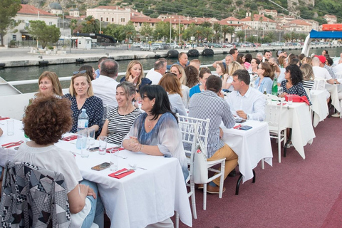 Tours en bateau dans la baie de Boka avec &quot;Katica : &quot;Visite de la Dame des Rochers