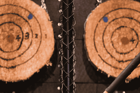 Throw axes & enjoy drinks right in the center of Leipzig Axe throwing & drinks right in the center of Leipzig