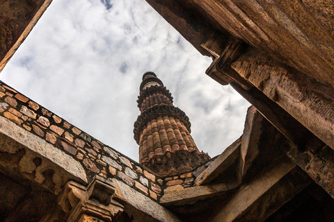 New Delhi: Qutub Minar Entry Ticket Entry Ticket + Tour Guide + Transfer!