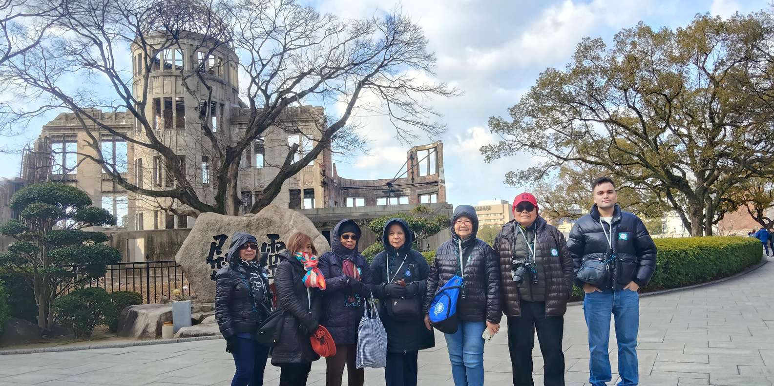 Osaka/Kyoto: Hiroshima Miyajima Bus Tour & Shinkansen Ticket