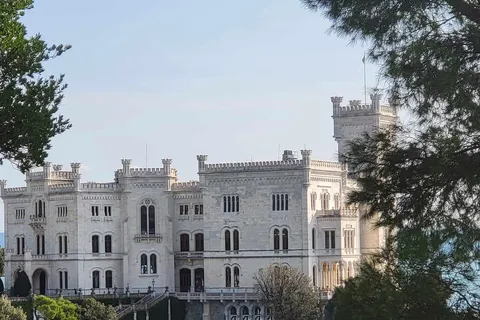 Miramare: El castillo más romántico, bello y triste.