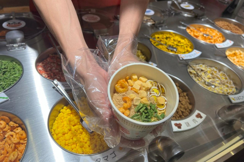 Yokohama: Guided Cup Noodles Museum Tour & Make Your Own Cup Yokohama: Cup Noodles Museum Guided Tour