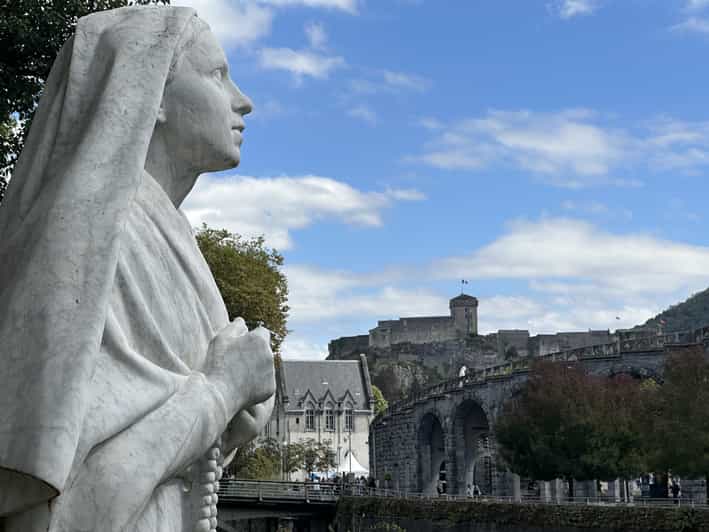 Lourdes through the eyes of Saint Bernadette: In Group