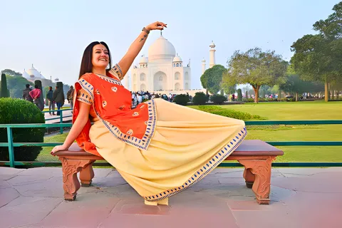 Agra: Skip-the-Line Taj Mahal Guided Tour with Multi Options