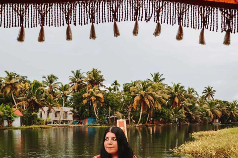 Luxury Backwater Cruise – One-Day Private Tour from Kochi