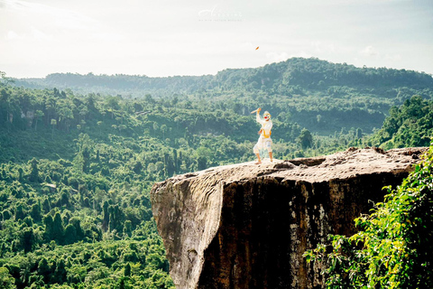 Siem Reap: Kulen Waterfalls and Banteay Srei Tour