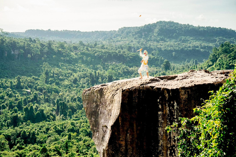 Siem Reap: Kulen Waterfalls and Banteay Srei Tour