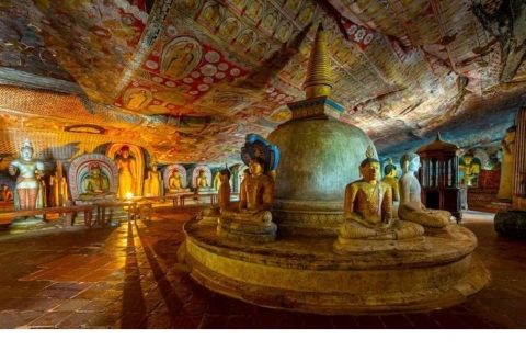 Desde Bentota: Fortaleza de la Roca de Sigiriya y Templo de la Cueva de Dambulla