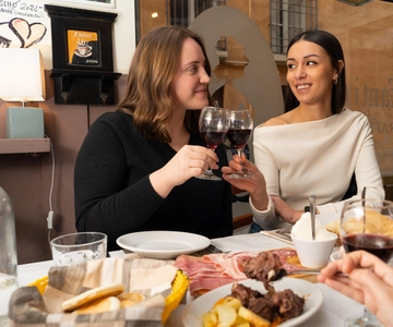 Bologna: Traditional Full Meal Walking Food Tour