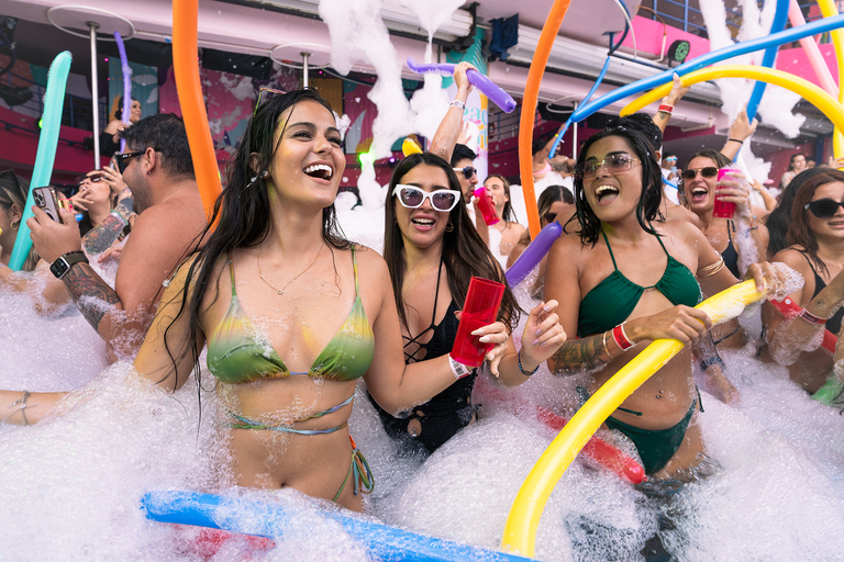 Cancun: Coco Bongo Beach Club Day Pass Regular Access: Coco Bongo Beach Party