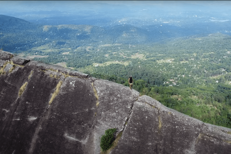 Kandy: Hanthana Lizard’s Back Hike